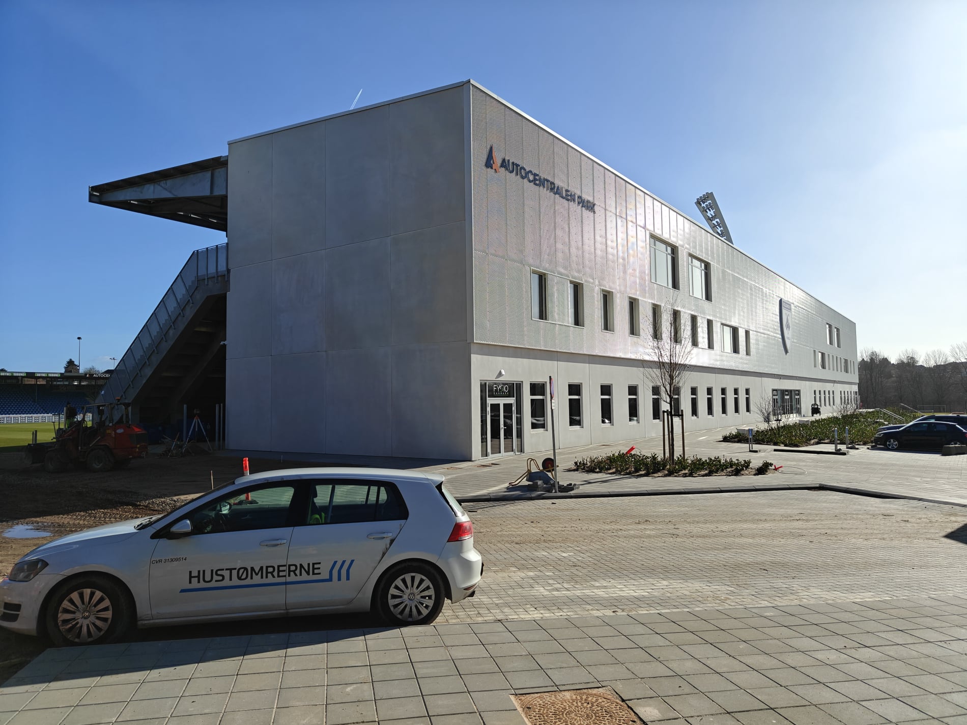 Autocentralen Park - Ny tribune - Marts 2026