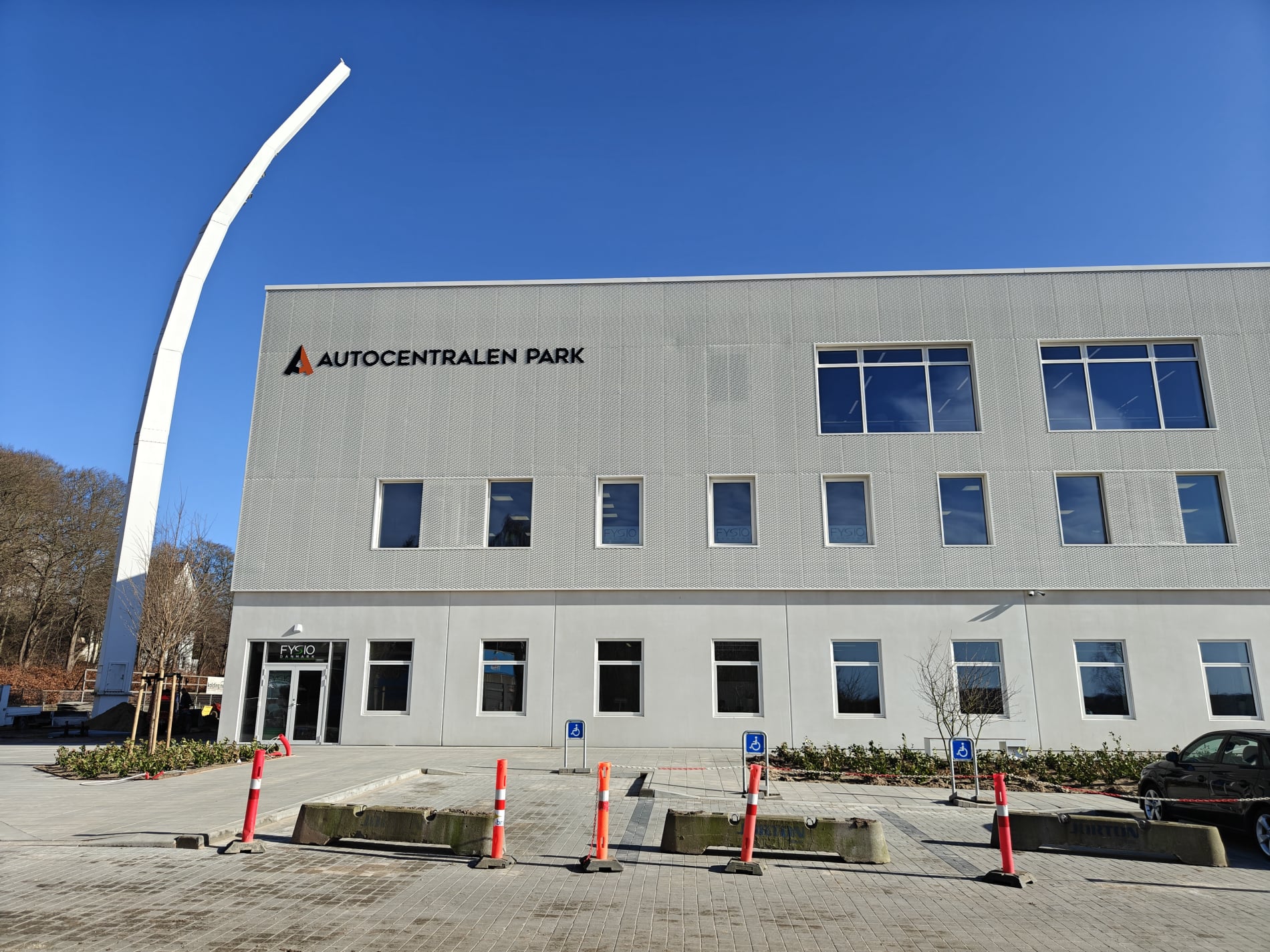 Autocentralen Park - Ny tribune - Marts 2026